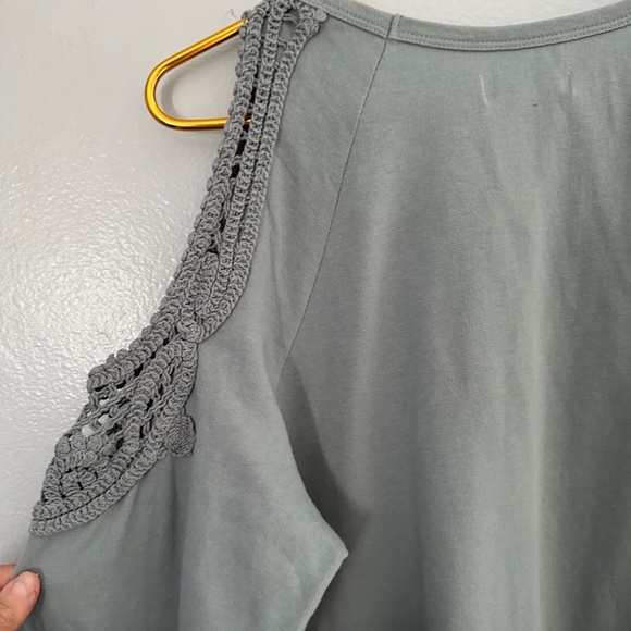 KNOX ROSE BLUE AMBRE COLD SHOULDERS LONG SLEEVE WITH DECORATIVE EMBROIDERY - Picture 5 of 6